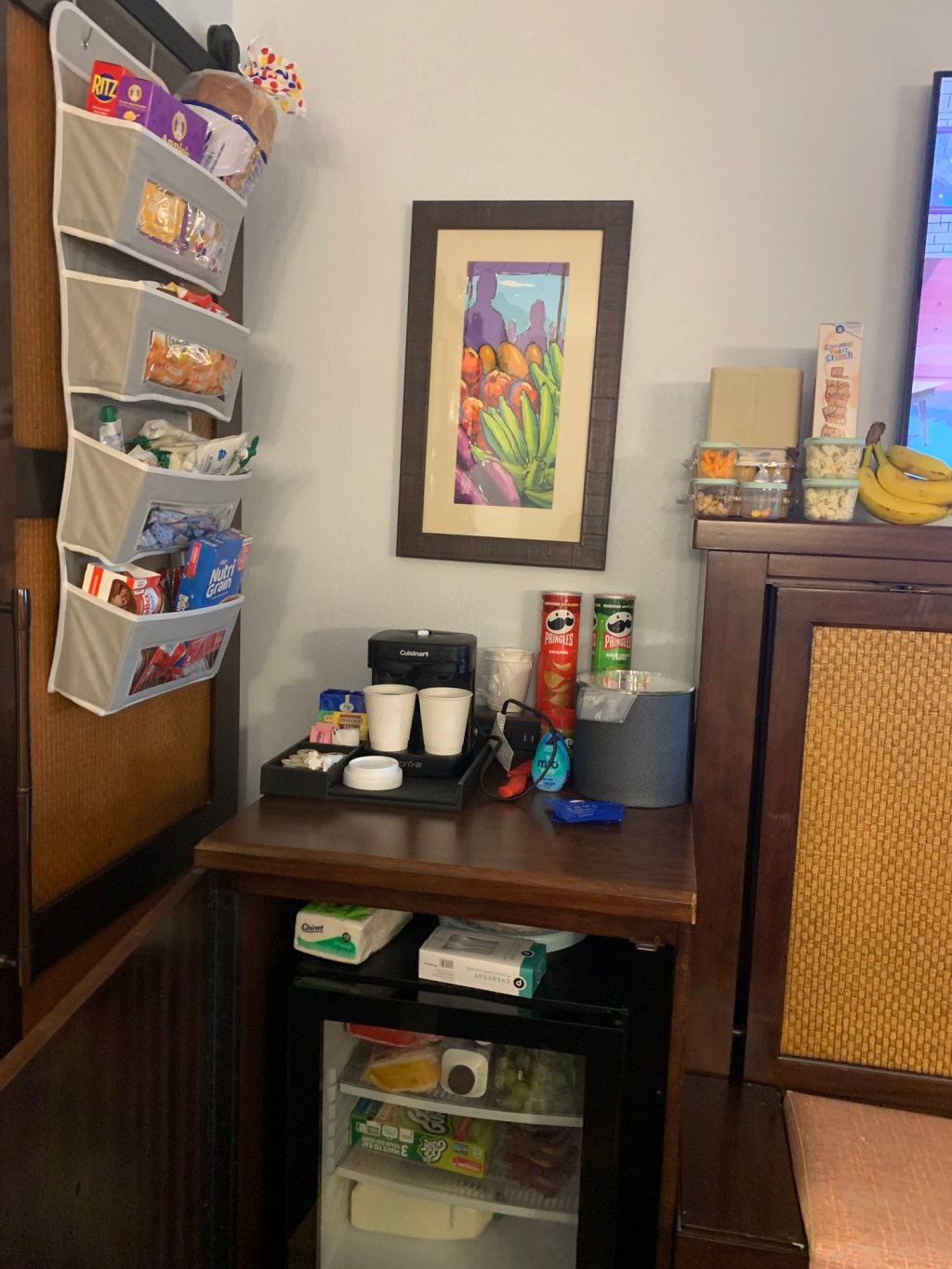 How we did Disney with six people in a standard sized hotel room and didn’t feel cramped.&nbsp;￼